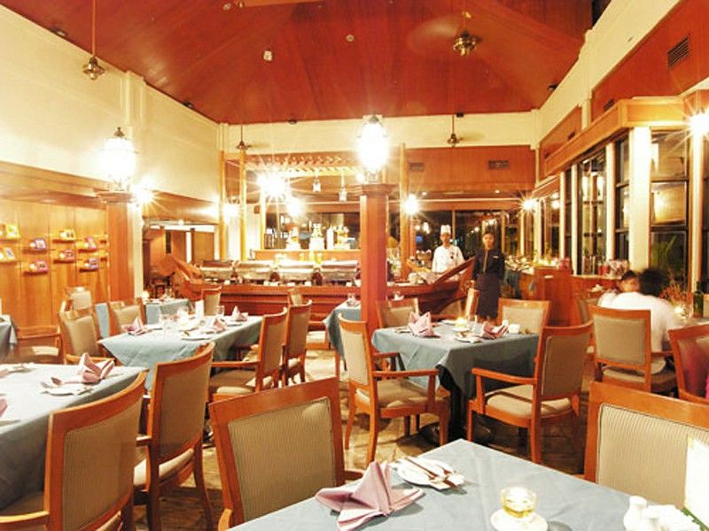 Sand&Sandals Desaru Beach Resort&Spa Exterior foto Interior of a restaurant in Bangkok, Thailand
