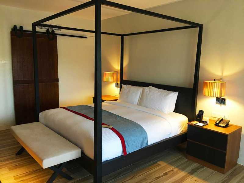 Sand&Sandals Desaru Beach Resort&Spa Exterior foto A four-poster bed