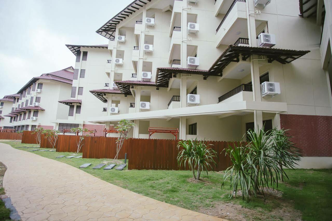 Sand&Sandals Desaru Beach Resort&Spa Exterior foto The residence hall